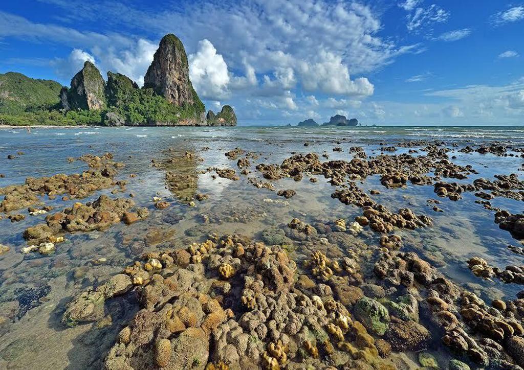 Sunrise Tropical Resort Railay Buitenkant foto